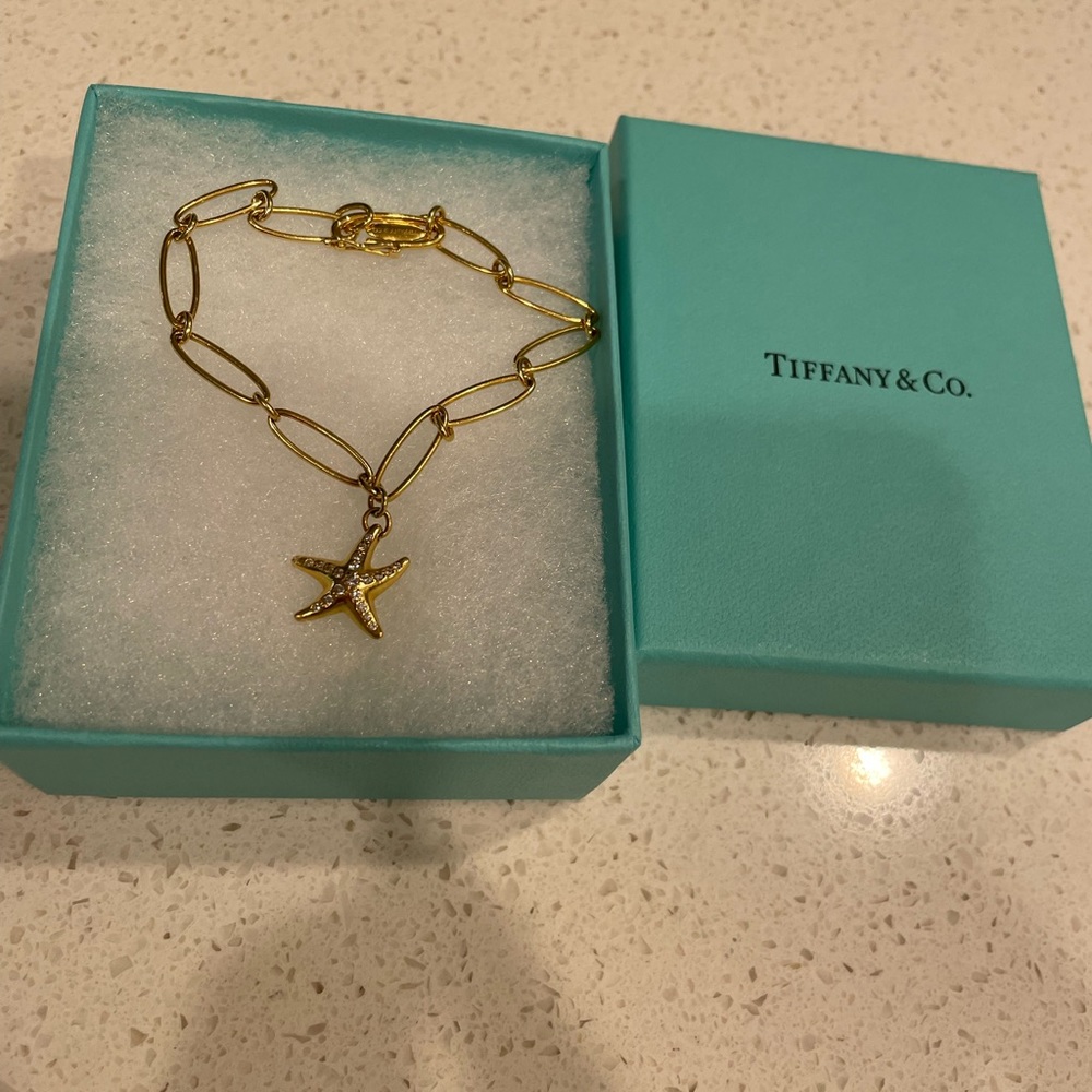 Tiffany & Co 18 carat and diamond Elsa Peretti Collection. Size 7 Bracelet.